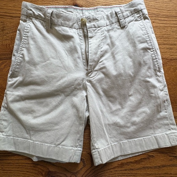 Southern Tide Other - Southern Tide Men's khaki Shorts- size 28- 6.5 inch inseam